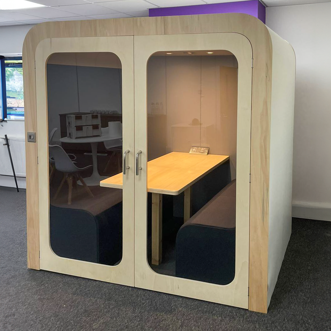 Four Person Soundproof Meeting Booth